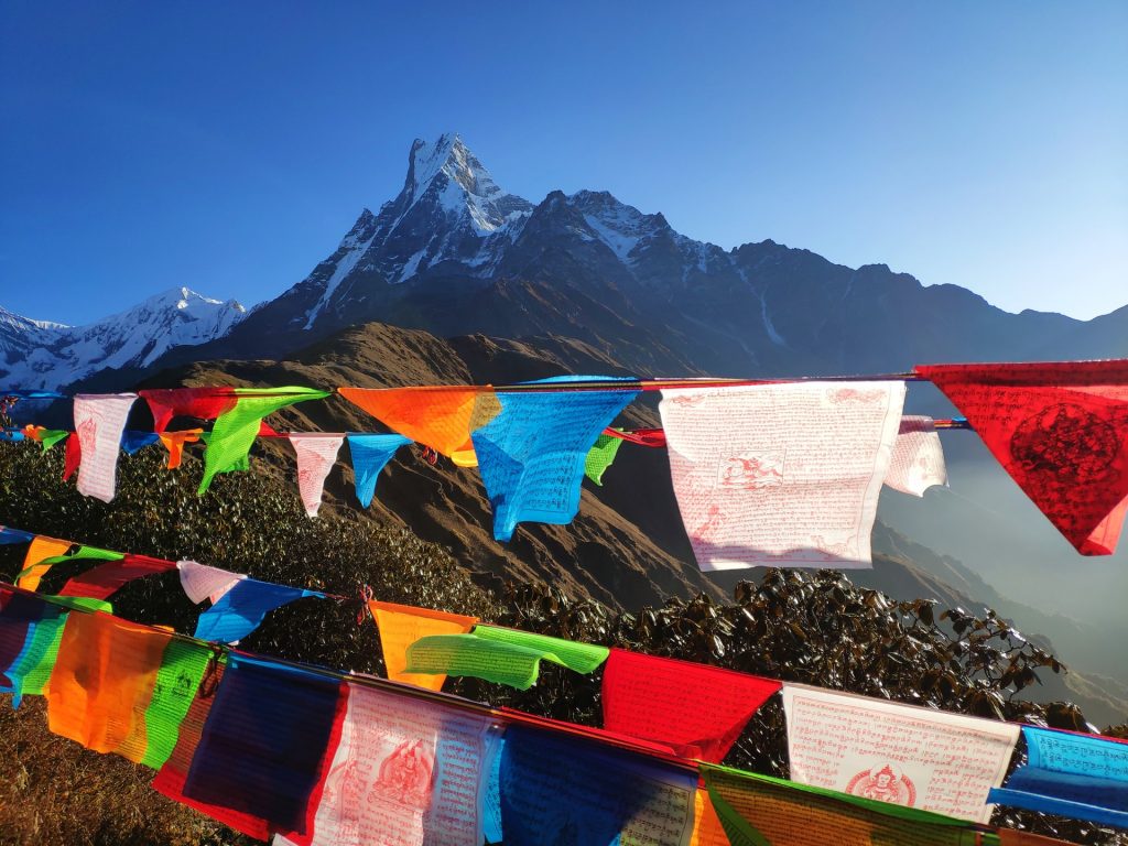 דגלים בהרי  נפאל
